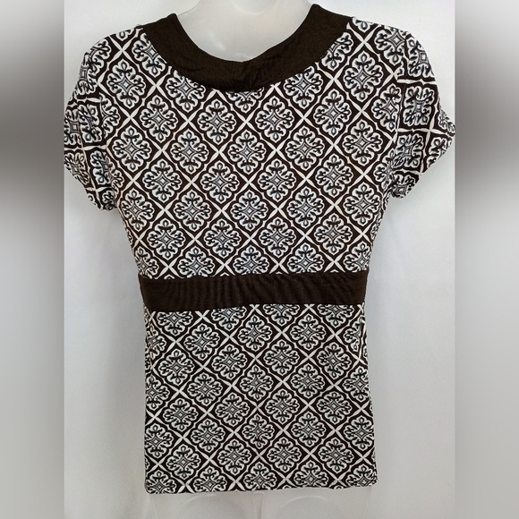 2/$30 Ann Taylor Black and White Fitted Damask Pattern Top(#1,384) - Picture 6 of 9